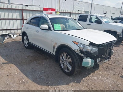 INFINITI QX70 2015