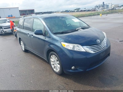 TOYOTA SIENNA 2011