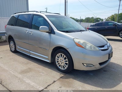 TOYOTA SIENNA 2008