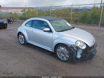 VOLKSWAGEN BEETLE 2012
