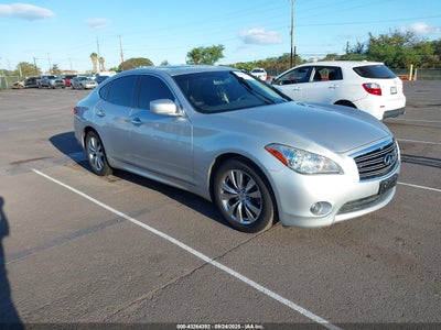 INFINITI M37 2013