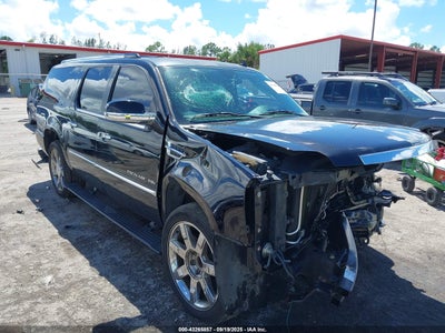 CADILLAC ESCALADE ESV 2011