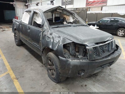 NISSAN TITAN 2011