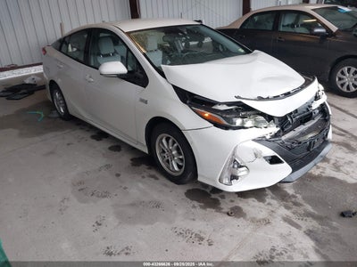 TOYOTA PRIUS PRIME 2017