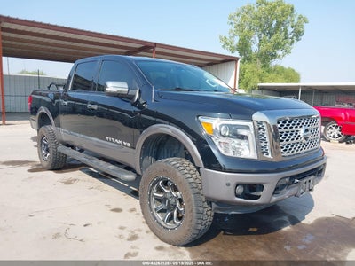 NISSAN TITAN 2019
