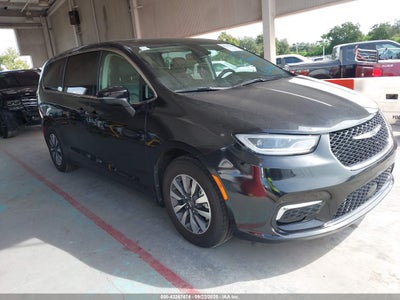 CHRYSLER PACIFICA HYBRID 2023