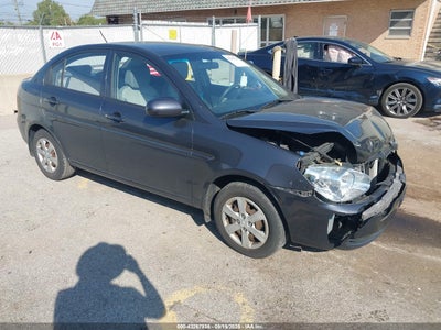 HYUNDAI ACCENT 2010