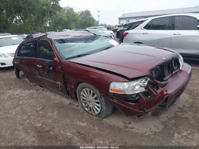 LINCOLN TOWN CAR 2004
