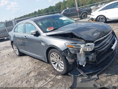 FORD TAURUS 2019