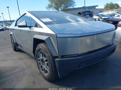 TESLA CYBERTRUCK 2024