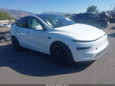 TESLA MODEL Y 2026