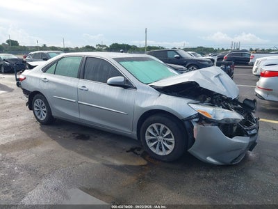 TOYOTA CAMRY 2017