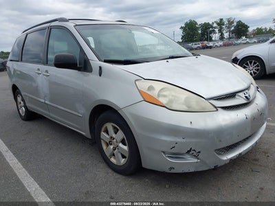 TOYOTA SIENNA 2010