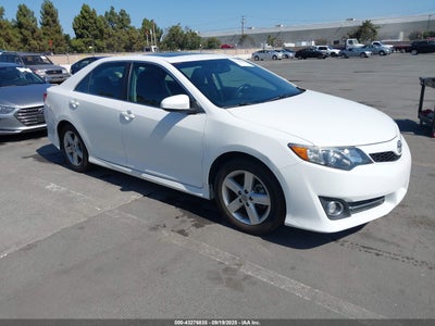 TOYOTA CAMRY 2012