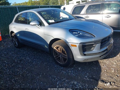 PORSCHE MACAN 2024