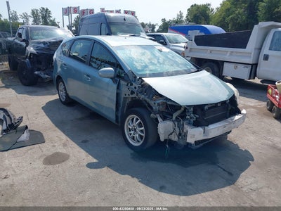 TOYOTA PRIUS V 2013