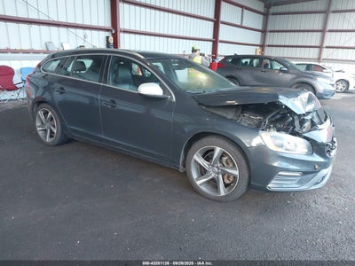 VOLVO V60 2015