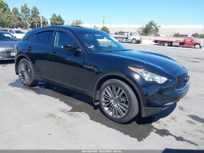 INFINITI QX70 2017