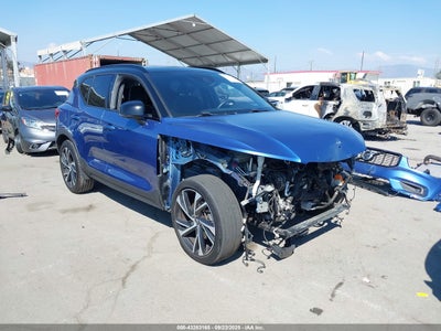 VOLVO XC40 2020