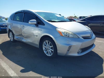 TOYOTA PRIUS V 2013