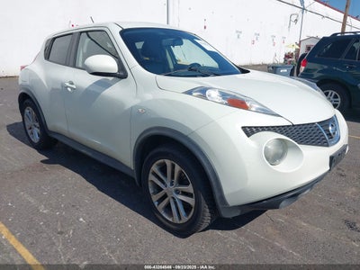 NISSAN JUKE 2011