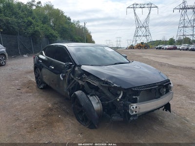 NISSAN MAXIMA 2016