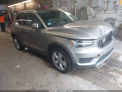 VOLVO XC40 2022