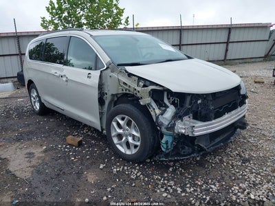 CHRYSLER PACIFICA 2017