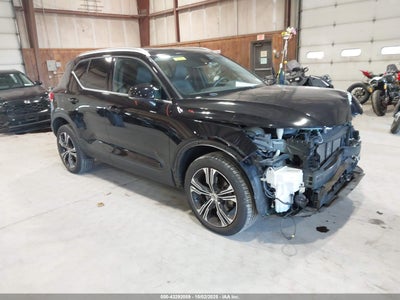 VOLVO XC40 2020