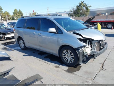 TOYOTA SIENNA 2017