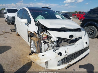 TOYOTA PRIUS V 2012