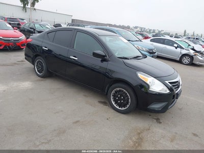 NISSAN VERSA 2017