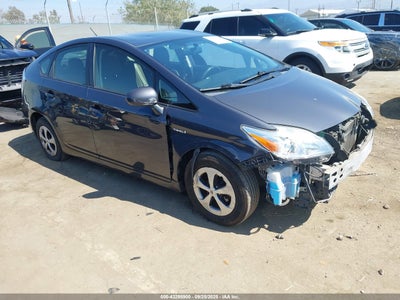 TOYOTA PRIUS 2014