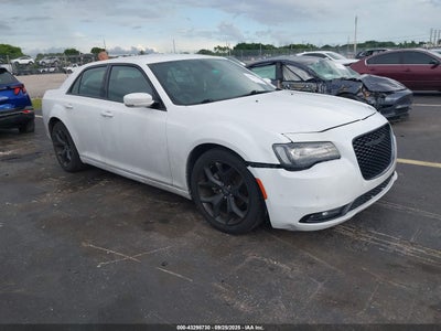 CHRYSLER 300 2021