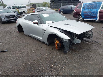 NISSAN GT-R 2012