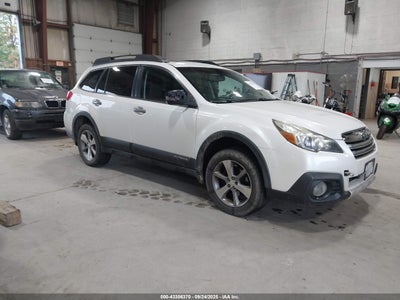 SUBARU OUTBACK 2013