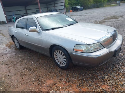 LINCOLN TOWN CAR 2004