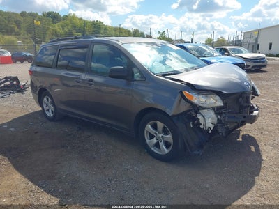 TOYOTA SIENNA 2017