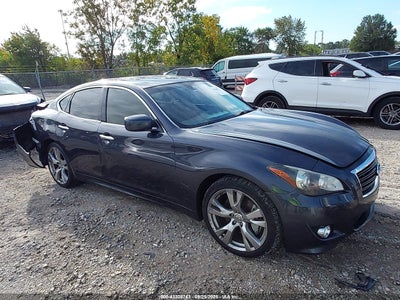 INFINITI M37 2011