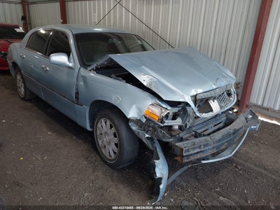 LINCOLN TOWN CAR 2008