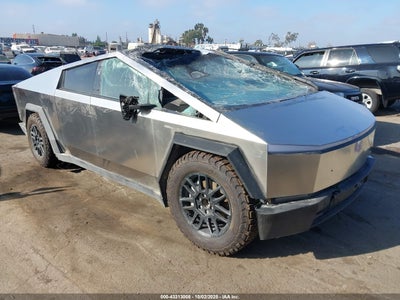 TESLA CYBERTRUCK 2024
