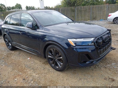 AUDI Q7 2025
