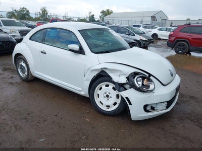 VOLKSWAGEN BEETLE 2015