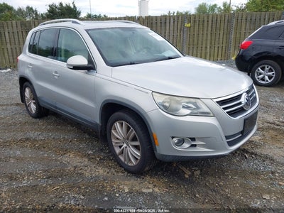 VOLKSWAGEN TIGUAN 2011