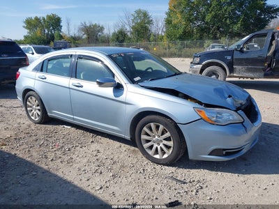 CHRYSLER 200 2013