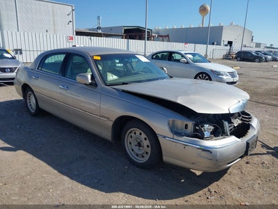 LINCOLN TOWN CAR 2002