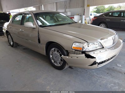 LINCOLN TOWN CAR 2008