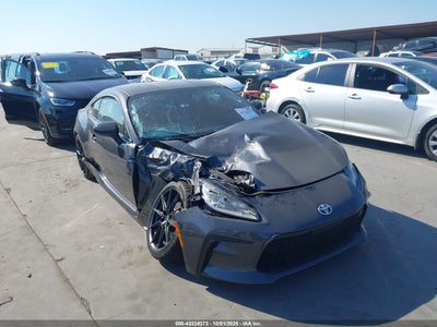 TOYOTA GR86 2025