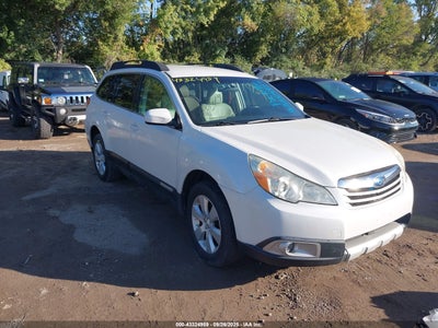 SUBARU OUTBACK 2011
