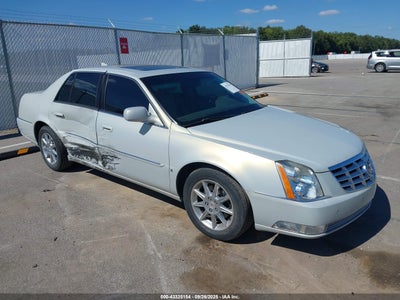 CADILLAC DTS 2010